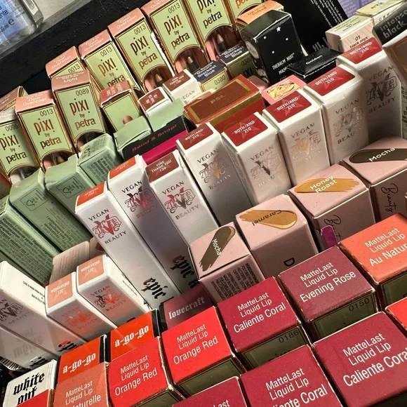 Kat Von D Epic Kiss Nourishing Vegan Butter Lipstick, CHOOSE SHADE, 0.03 oz- NEW - Picture 5 of 5